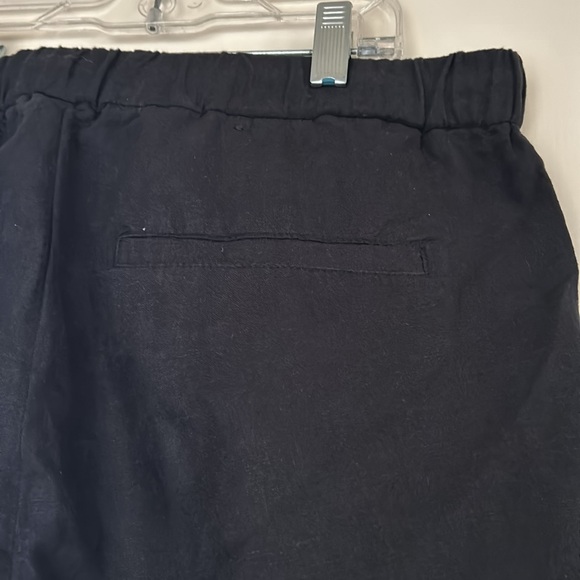 NWOT. H&M linen/ cotton relaxed fit black shorts. Lightweight summer wear. - Picture 6 of 8